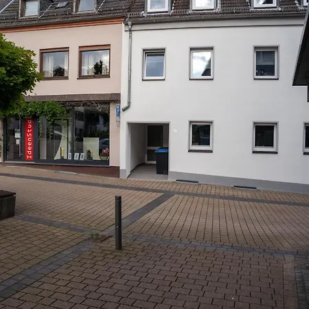 Stylische Im Zentrum Von 公寓 普鲁姆