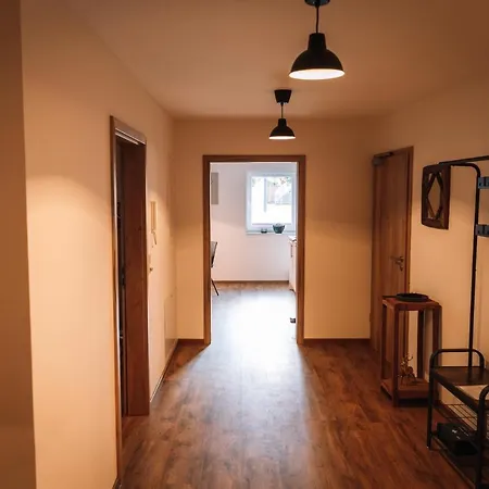 Stylische Im Zentrum Von 公寓 普鲁姆